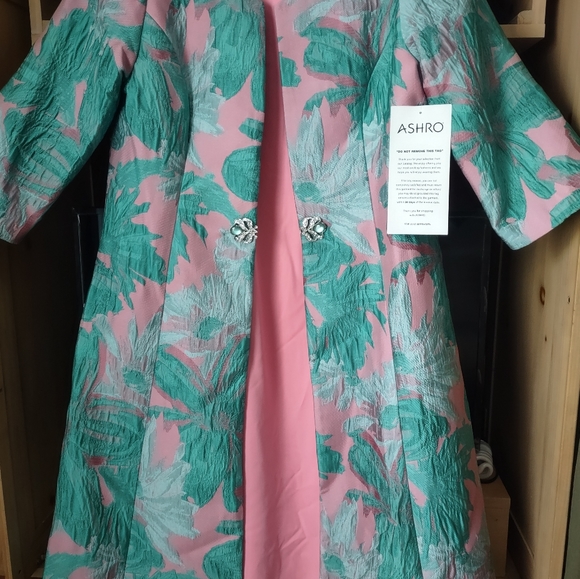 Elegant Dress/Coat set Quality Jacquard style print with a subtle sheen. Size 12 - Picture 10 of 11